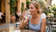 De ce un pahar cu apă potolește setea, iar altul nu: explică experții